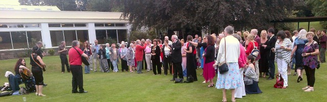 Swanwick buskers audience